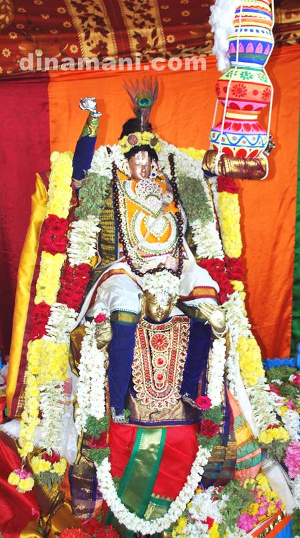 புரட்டாசி சனி: சிறப்பு அலங்காரத்தில் காரைக்கால் ஸ்ரீ நித்யகல்யாணப் பெருமாள்