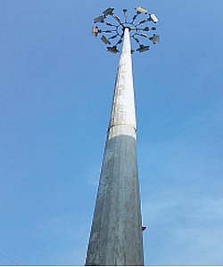 இருளில் மூழ்கிய பஸ் நிலையம்