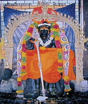 பலன்தரும் பரிகாரத் தலம்: முழங்கால் வலி நீக்கும் முருகன்!