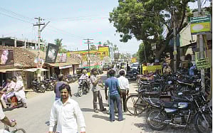 போக்குவரத்து நெரிசலில் சிக்கித் தவிக்கும் சிதம்பரம்