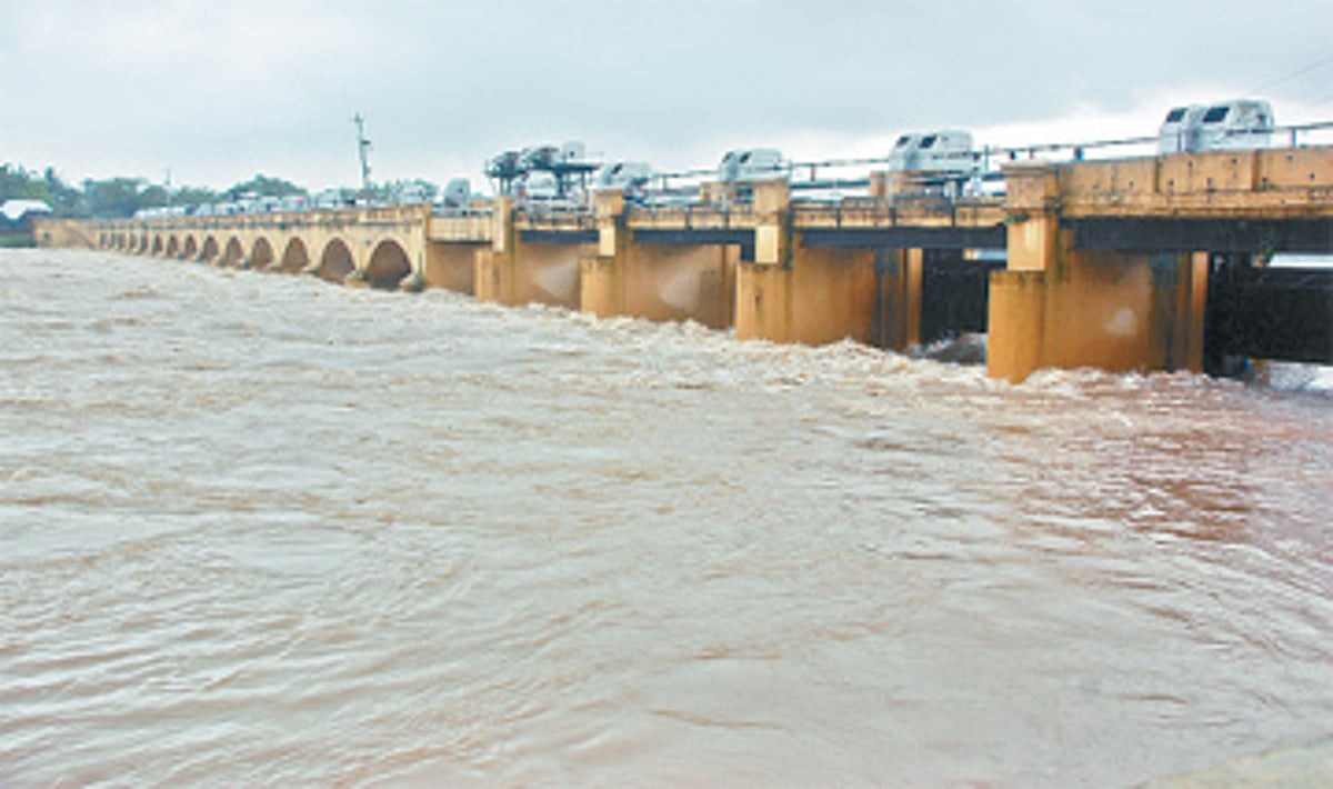 மழை நீர் வீணாவதைத் தடுக்க ஆப்பக்கண்ணி பாலம் மேம்படுத்தப்படுமா?