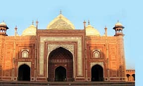 இறைவன் கவனித்துக் கொண்டிக்கிறான்!