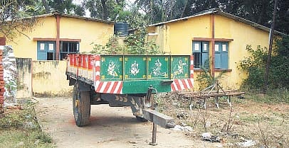 பூட்டியே கிடக்கும் துணை சுகாதார நிலையம்