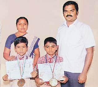 சாதனை: காமன்​வெல்த் போட்​டிக்​குக் கடை​ய​நல்​லூர் குழந்​தை​கள்!