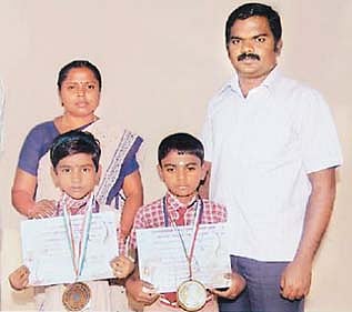 சாதனை: காமன்​வெல்த் போட்​டிக்​குக் கடை​ய​நல்​லூர் குழந்​தை​கள்!