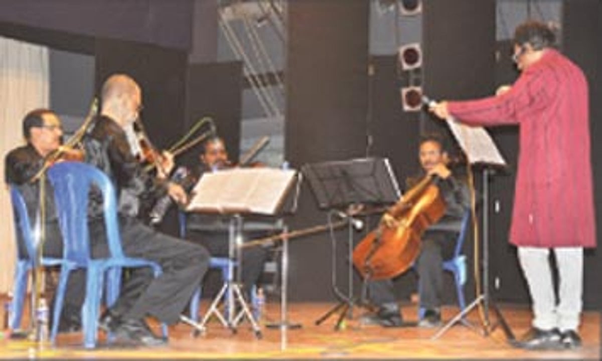 நகர்வலம்: காலில் சலங்கை கொஞ்ச...