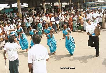 கலை: கோட்டையைவிட்டு வேட்டைக்குப் போகும் சுடலைமாடசாமி...