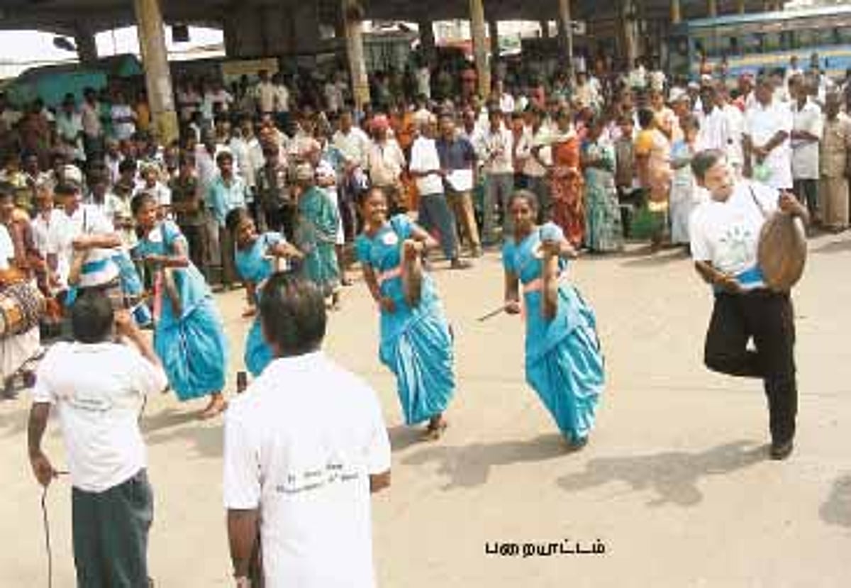 கலை: கோட்டையைவிட்டு வேட்டைக்குப் போகும் சுடலைமாடசாமி...