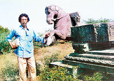 சிதைந்து வரும் இசைச் சிற்பம்