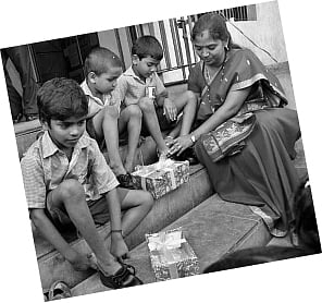 பெற்றோருக்கு பெரும் சவால் விடும் பள்ளி மாணவர் சேர்ப்பு