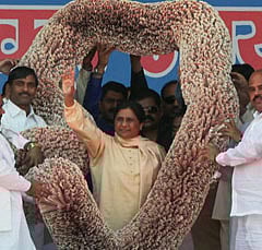 மின்னணு வாக்குப்பதிவு இயந்திரங்களில் பாஜக மோசடி: மாயாவதி குற்றச்சாட்டு