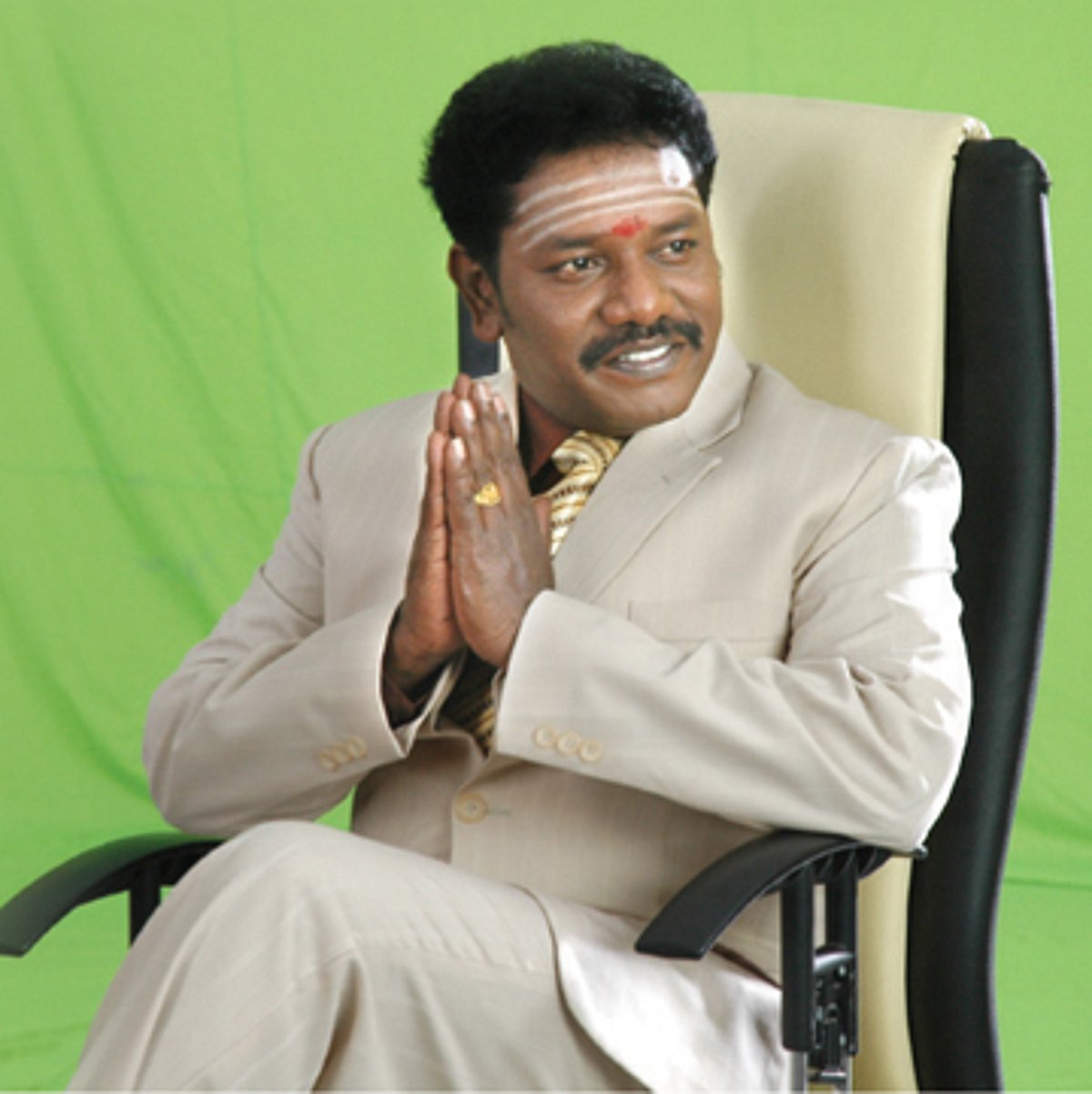 பாக்யராஜ் தான் ரோல் மாடல்: கருணாஸ்