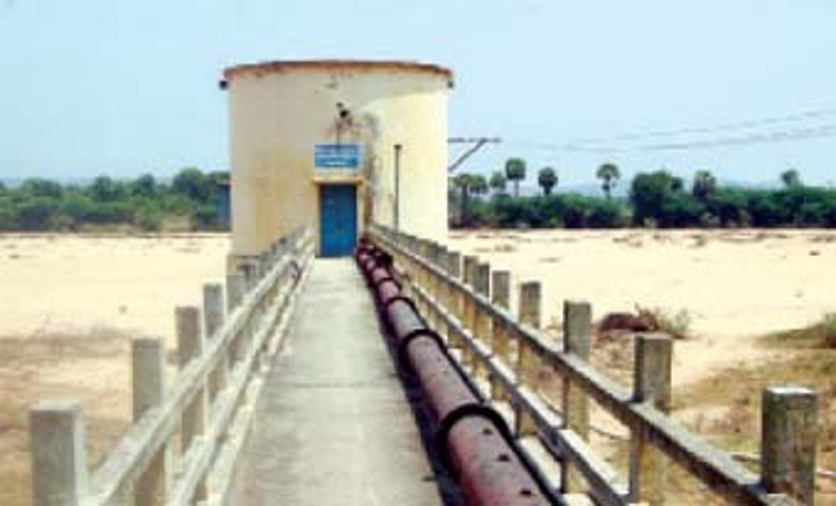 திருத்தணியில் கடும் குடிநீர் தட்டுப்பாடு: அரக்கோணம் கூட்டுக் குடிநீர்த் திட்டம் கைகொடுக்குமா?