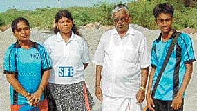 சேவை: சிறு துளி...