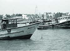 மணல் திட்டாய் மாறி வரும் பழவேற்காடு ஏரி