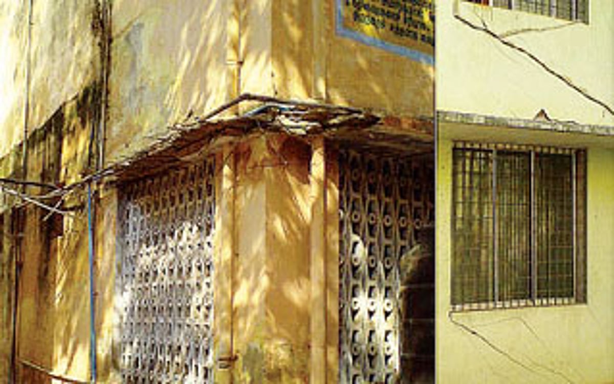 மாநில அளவில் ரேங்க் வாங்கிய சென்னை மாநகராட்சிப் பள்ளியில் அடிப்படை வசதிகள் இல்லை