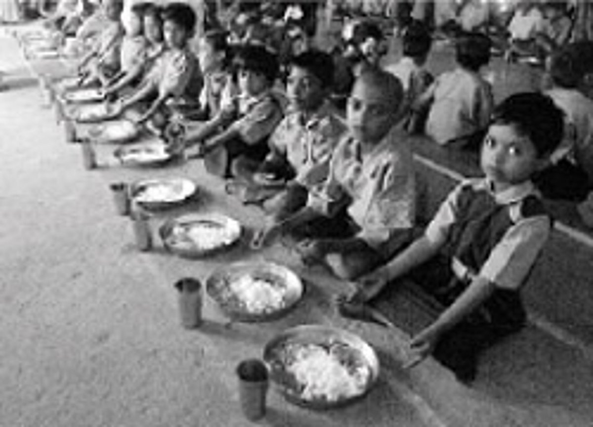 சத்துணவுத் திட்டம்: வேண்டும் கூடுதல் நிதி