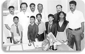 இல​வ​சக் கல்​வியை எதிர்​நோக்​கி​யி​ருக்​கும் சர்​வ​தேச சாத​னை​யா​ளர்​கள்