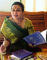 ஜன்னல்: ஹிந்​திக்​குப் போகும் தமிழ்ப் படைப்​பு​கள்!