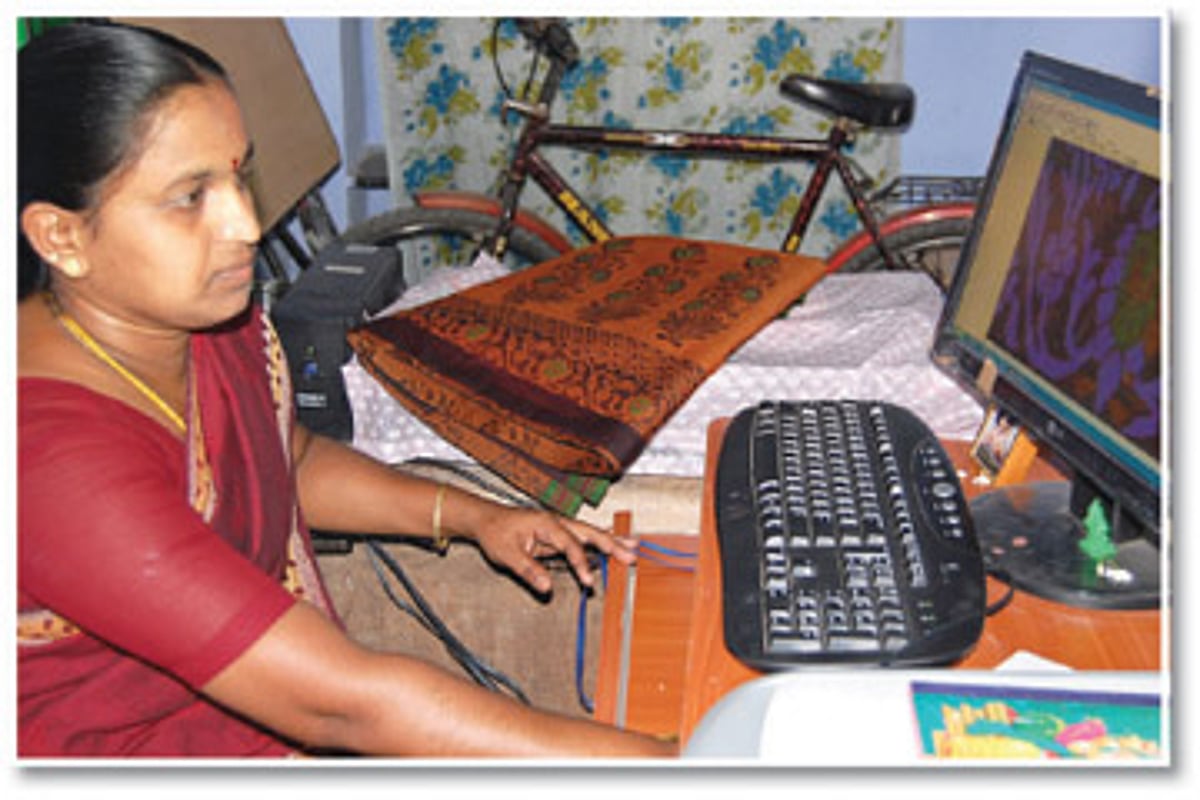 சேலை தந்த வேலை!