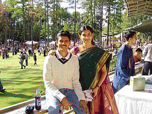 வாழ்க்கை அங்கே... மனது இங்கே...!