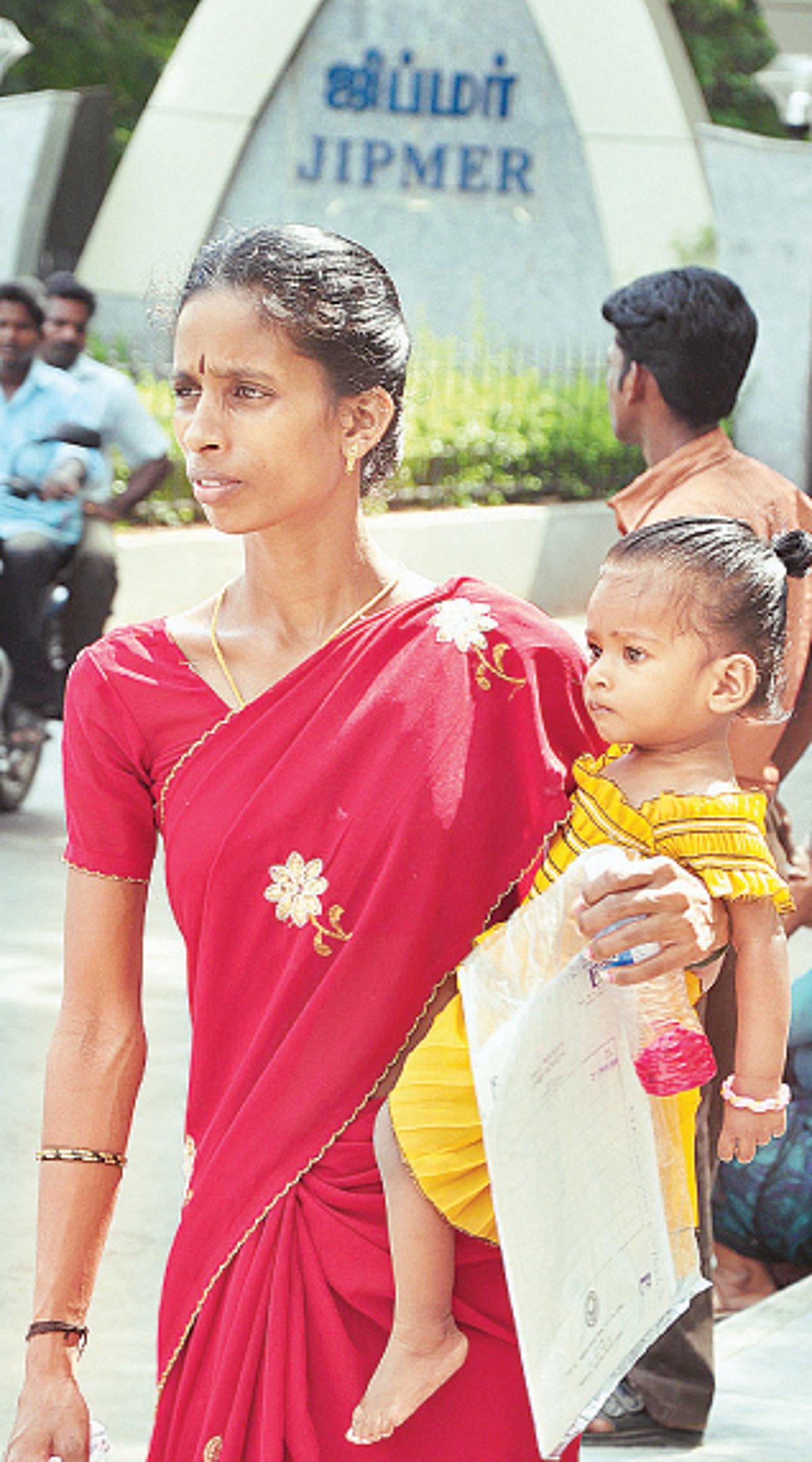 ஜிப்மர் மற்றும் அரசு மருத்துவமனையில் மருந்து வாங்க, பாட்டிலுடன் செல்ல வேண்டும்