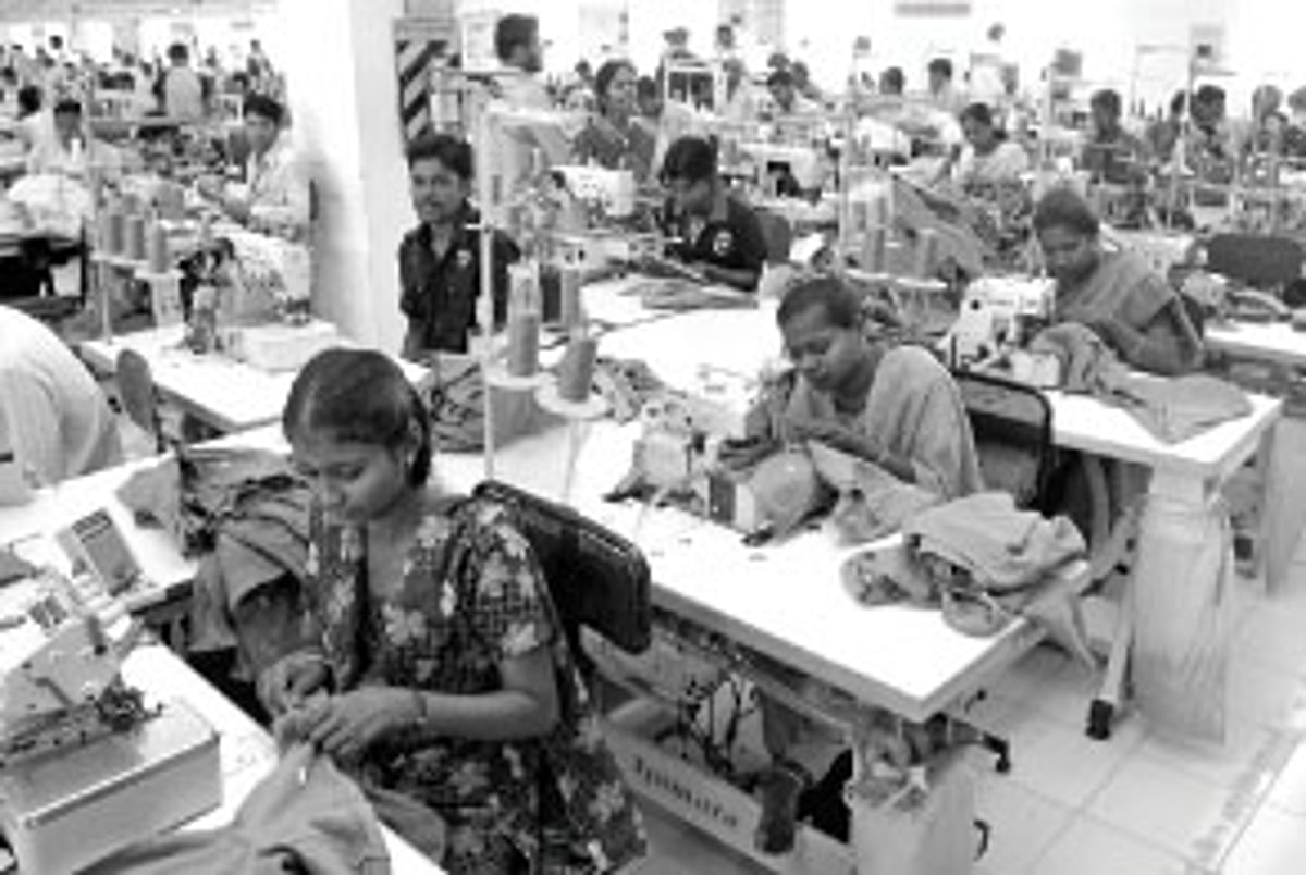 திருப்பூரில்.... கட்டப் பஞ்சாயத்துக்கு வழிவகுக்கும் "டெபிட்' பிரச்னை!