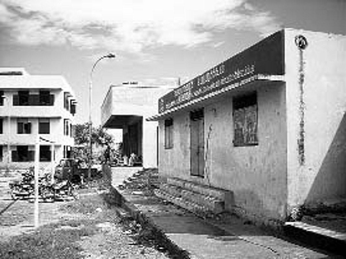 மோசமான நிலையில் மாநகராட்சி பள்ளிக் கட்டடம்