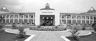 முதல்வரின் பதிலுக்காகக் காத்திருக்கும் திருவள்ளுவர் பல்கலைக்கழகம்!