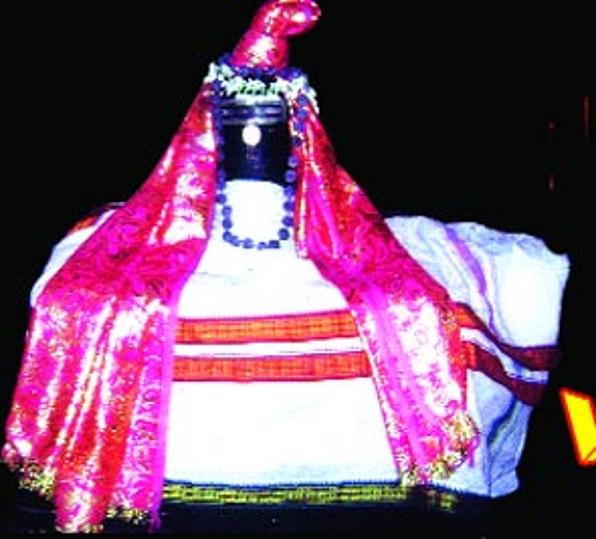 பாடுவார் பசி தீர்ப்பான்!