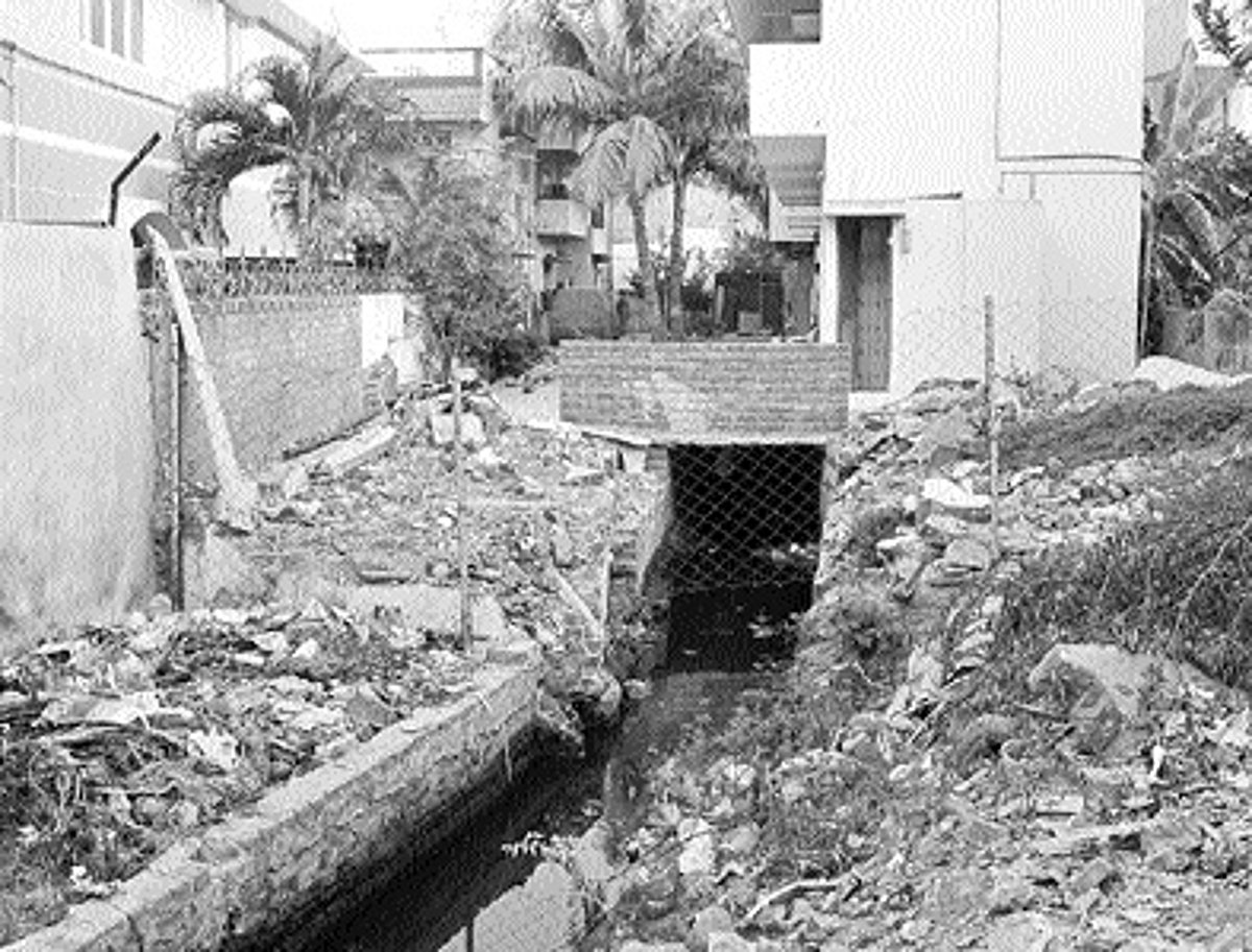 50 அடி வடிகால் 5 அடியாக குறைவு