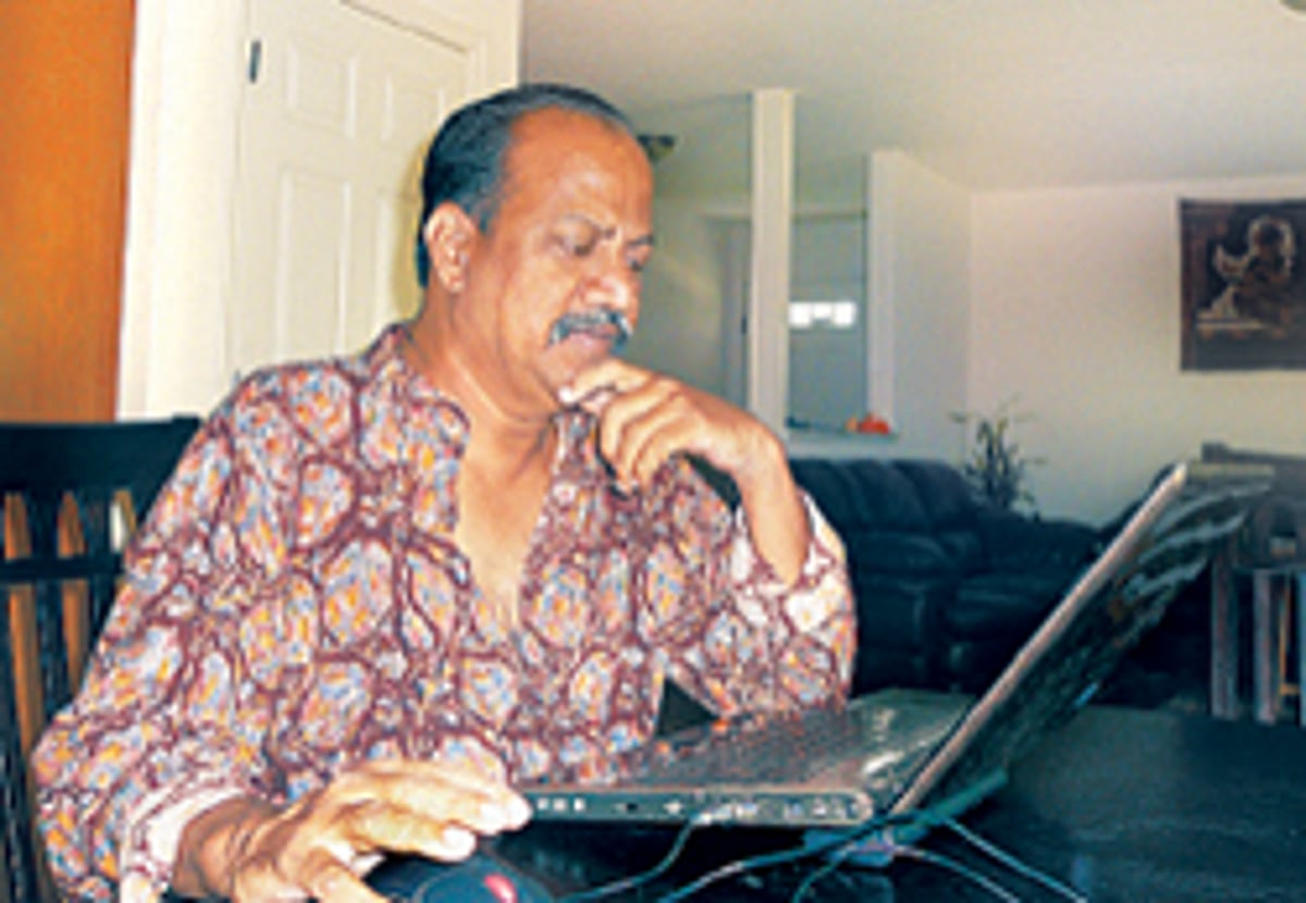 ஆப்பிள் தேசம் - 9: நாடகத்துக்குக் கூட்டம் அதிகம்!