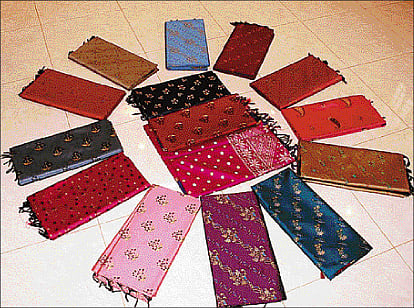 கொல்கத்தா கடைகளில் சின்னாளபட்டி சுங்குடி!