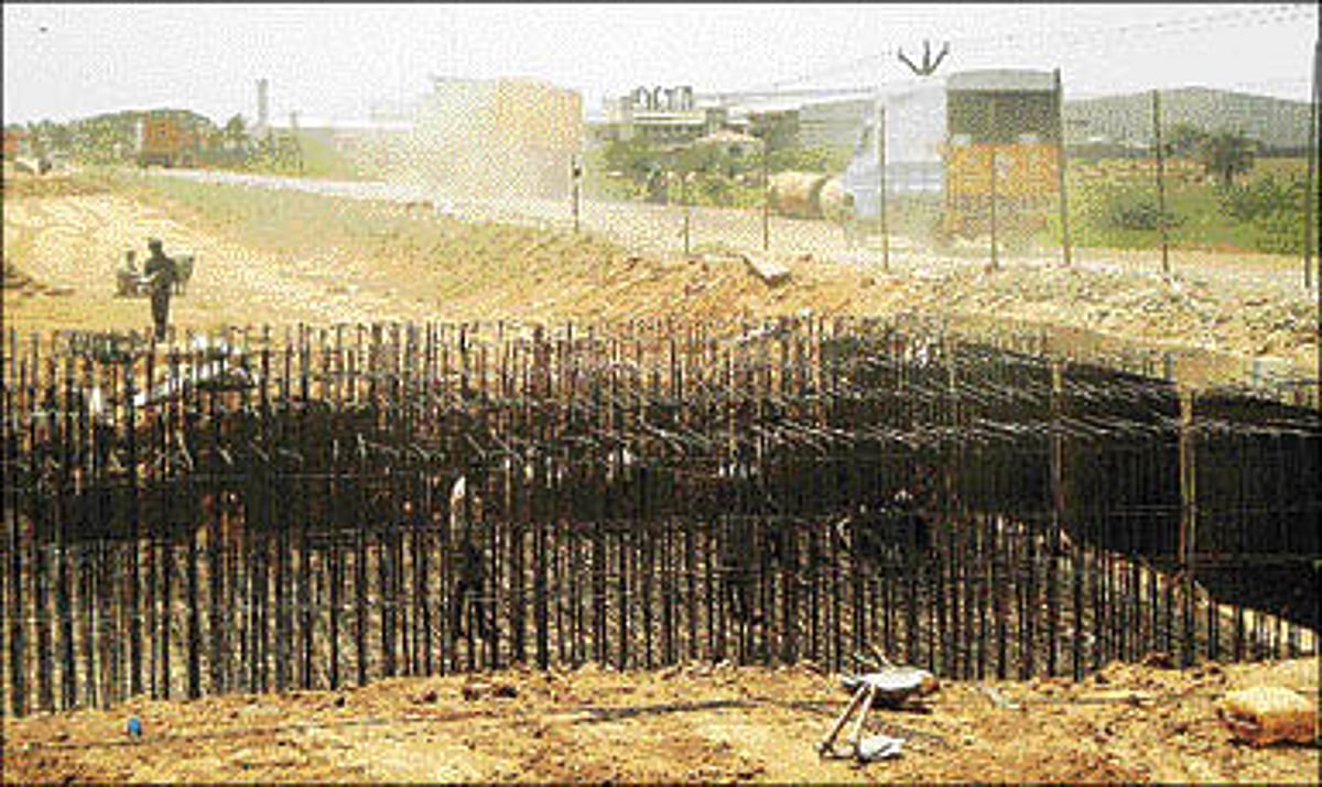 மந்தகிதியில் நான்கு வழிப்பாதை விரிவாக்கப் பணிகள்