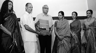 மரபு மாறாத புதுமை!