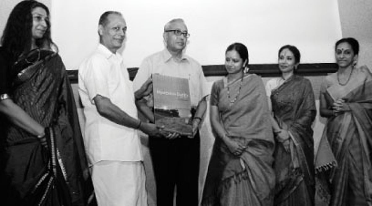 மரபு மாறாத புதுமை!