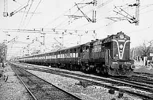 சூப்பர்ஃபாஸ்ட்டாக மாறிய சாதாரண எக்ஸ்பிரஸ் ரயில்கள்: கட்டண உயர்வால் பயணிகள் அவதி