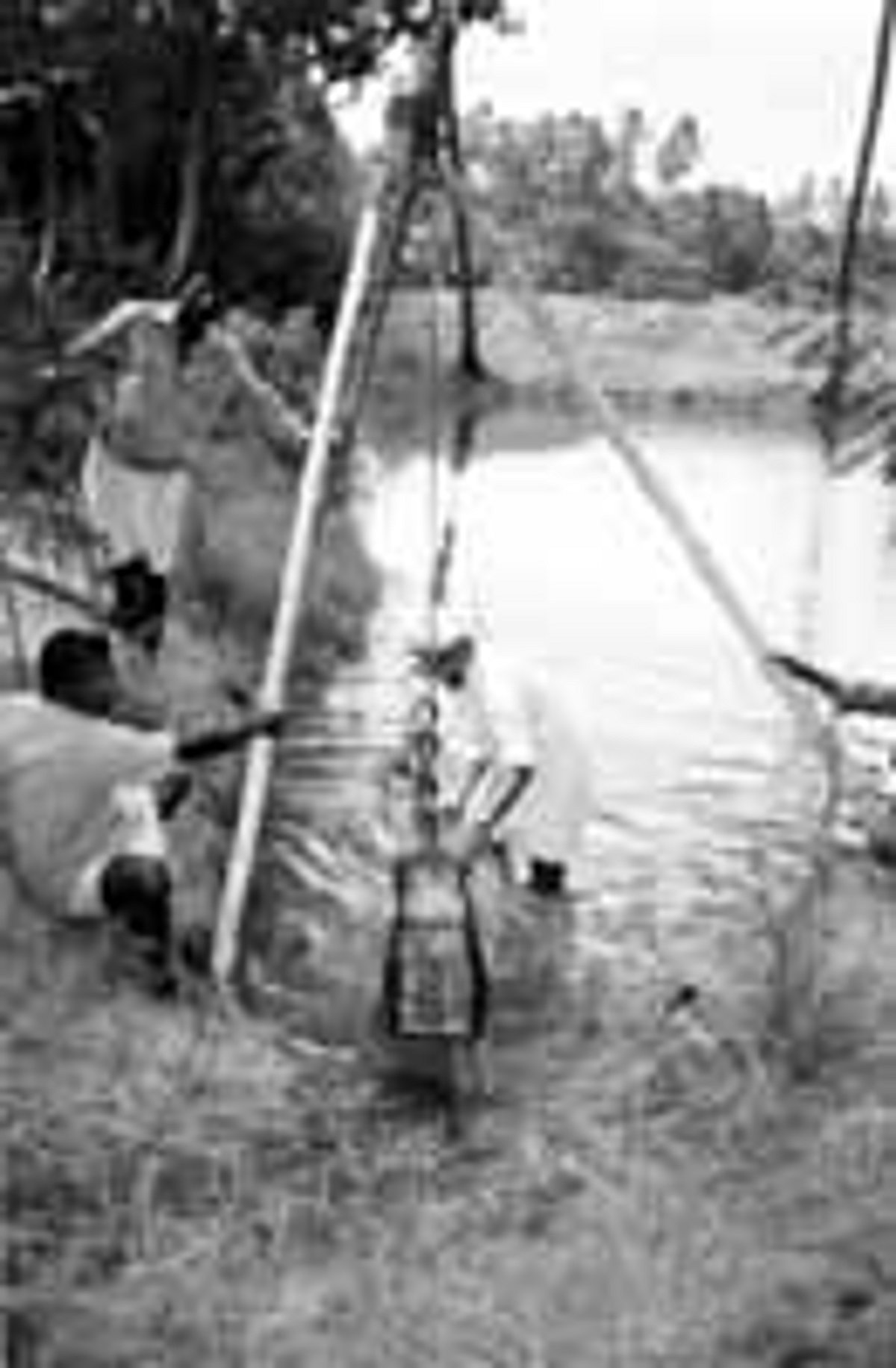 ஊணிகள் மூலம் நீர்ப்பாசனம்...