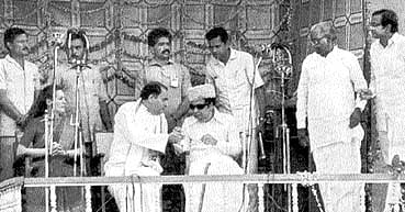 "ஈழத் தமிழரின் போராட்ட வரலாறு' - 101: பகடைக்காயாக எம்.ஜி.ஆர்?