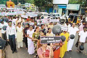 சேவை: தோழர்கள் ஆயிரம்!