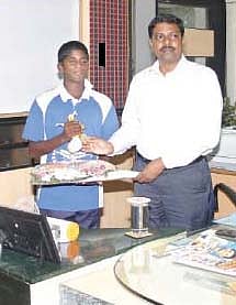 நீச்​சல் குளத்​தின் பட்​டர்​ஃ​பிளை!