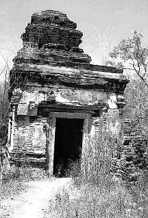 சிதிலமடையும் ஸ்ரீகல்யாணராமர் கோயில்