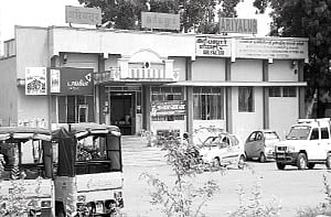 அடிப்படை வசதிகளற்ற அரியலூர் ரயில் நிலையம்