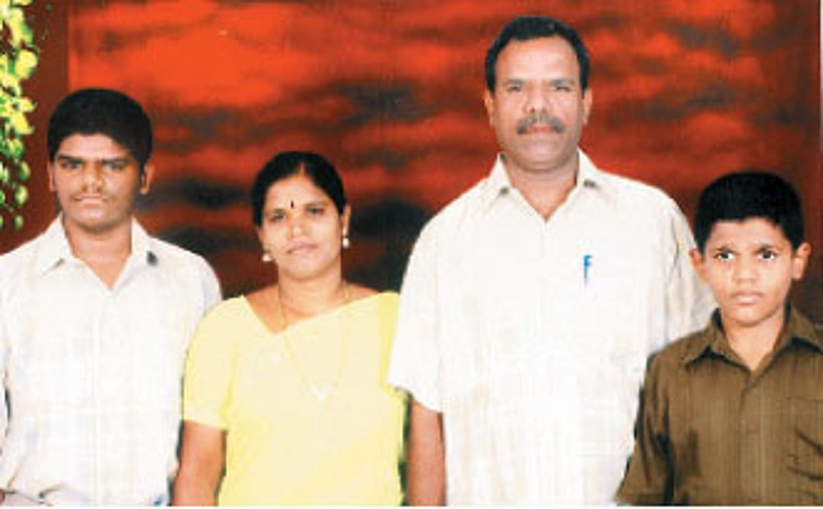 சாதனை: படிப்புதான் உயிர்...வாழ்க்கை... உலகம்!