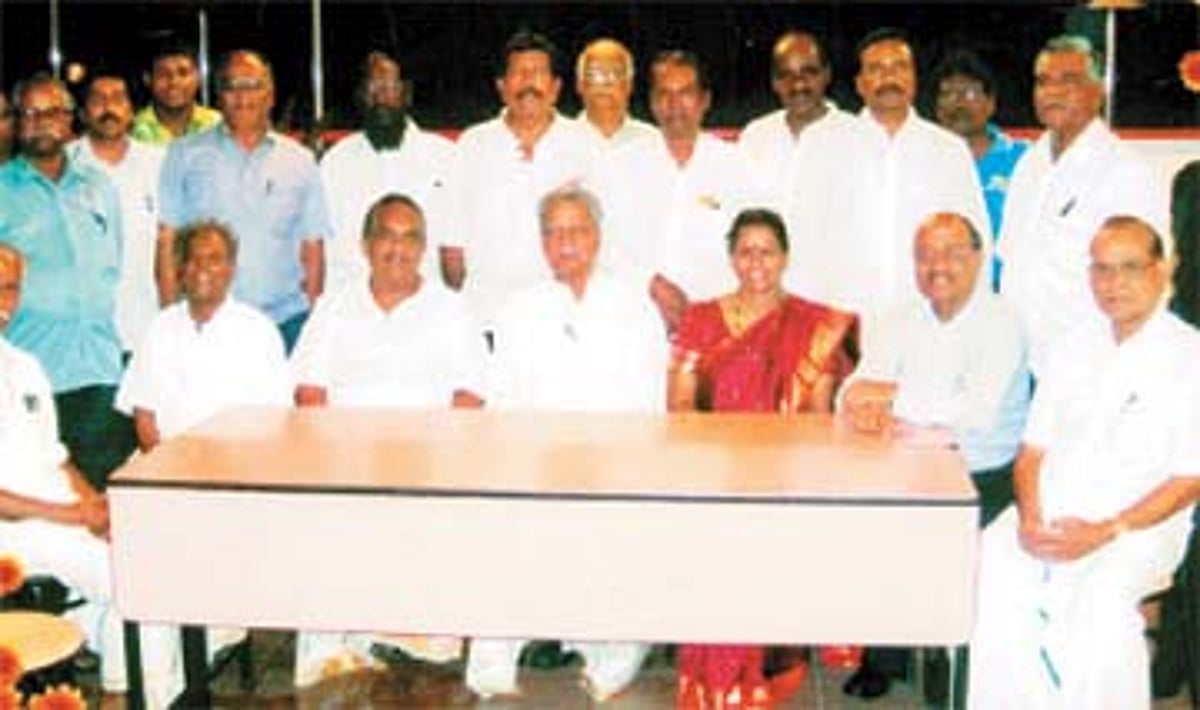 மேடை: கண்ணதாசன் வாங்கிய கடன்!