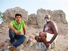 மூலை முடுக்குகளில் எல்லாம் தேடியலைகிறோம்!