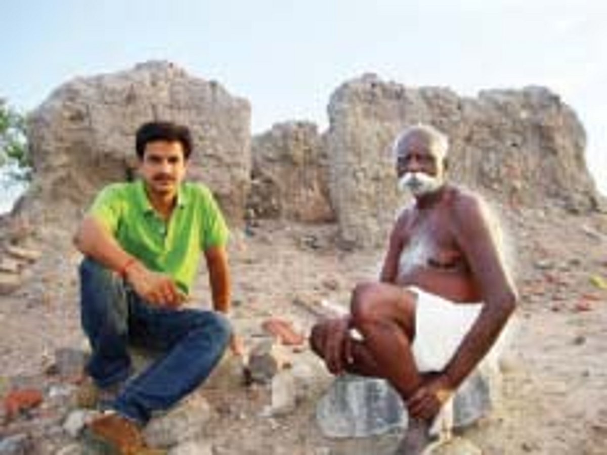 மூலை முடுக்குகளில் எல்லாம் தேடியலைகிறோம்!