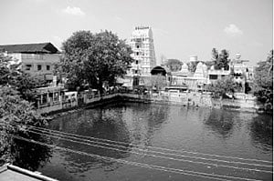 கோபுரம் இல்லாத ஆலயம்