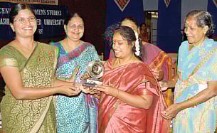 இசைக் கண்​க​ளைத் திறக்​கி​றேன்!