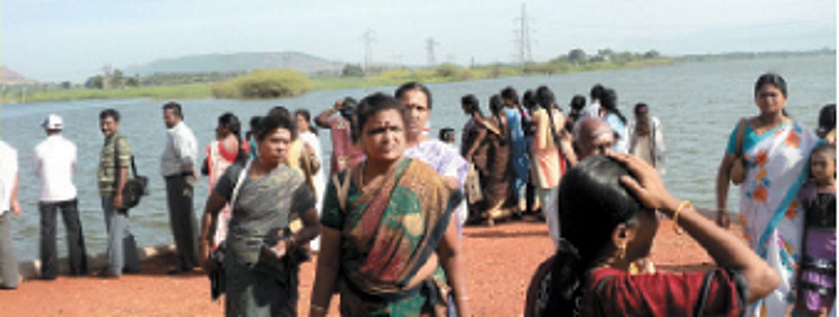 நீர்வளம்: மதுரை பெரியார் பஸ் ஸ்டாண்ட், முன்பு "பெரிய' குளம்!